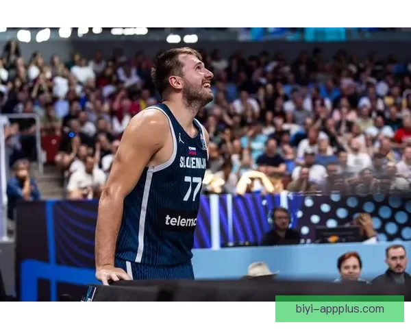 东契奇60分征服客场累瘫一幕曝光 感谢队友让我感到幸福